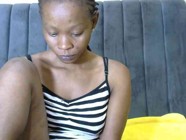 PrettyAlianah webcam