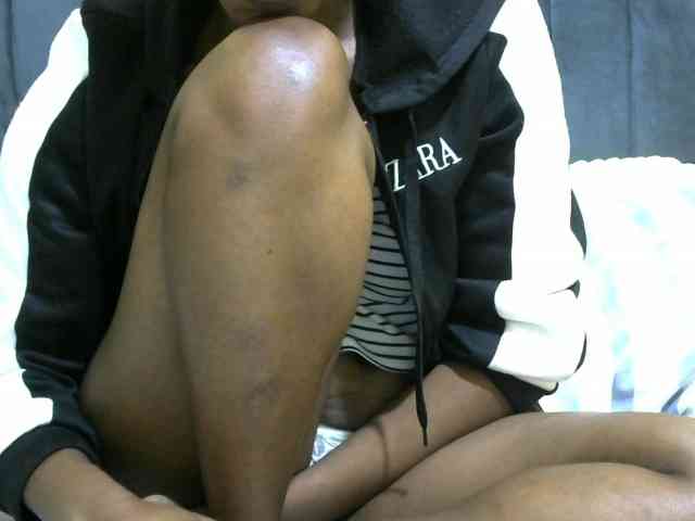 PrettyAlianah webcam