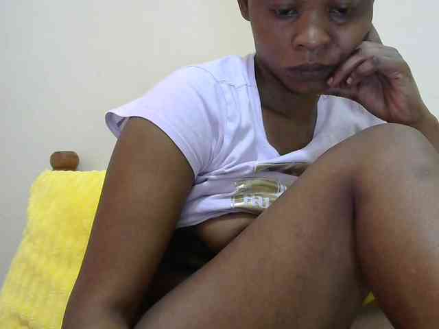 PrettyAlianah webcam
