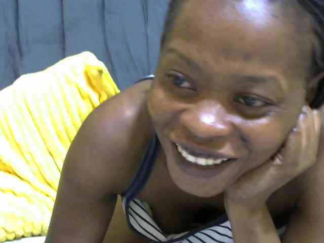 PrettyAlianah webcam