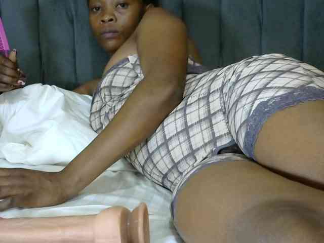 PrettyAlianah webcam