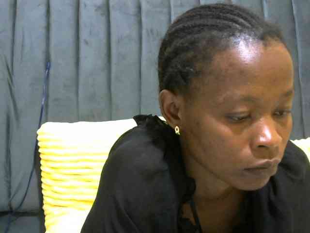 PrettyAlianah webcam