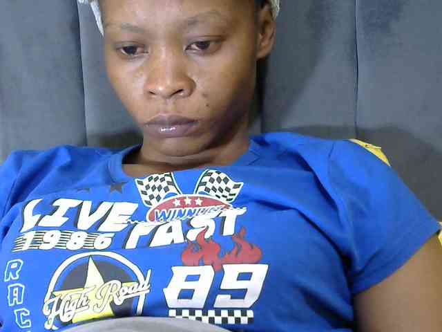 PrettyAlianah webcam