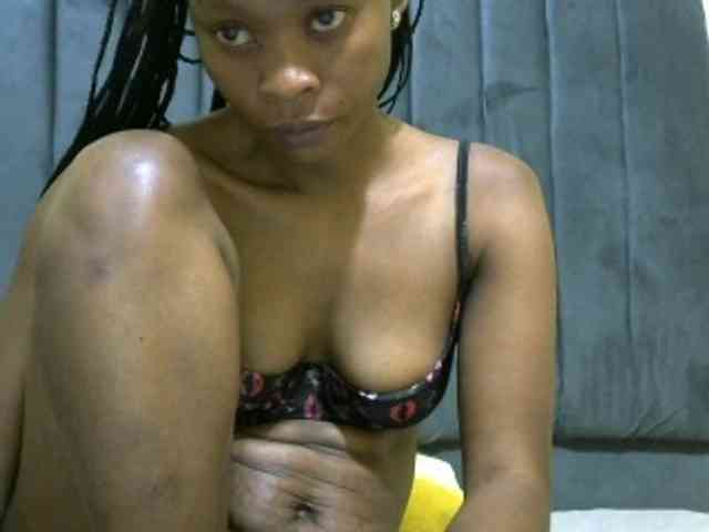 PrettyAlianah webcam