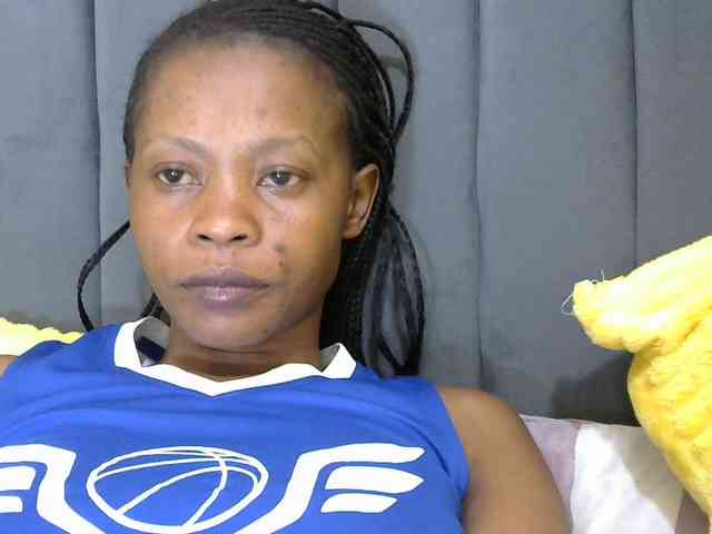 PrettyAlianah webcam