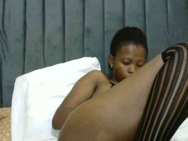 PrettyAlianah webcam