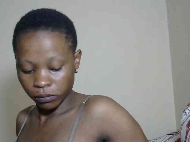 PrettyAlianah webcam