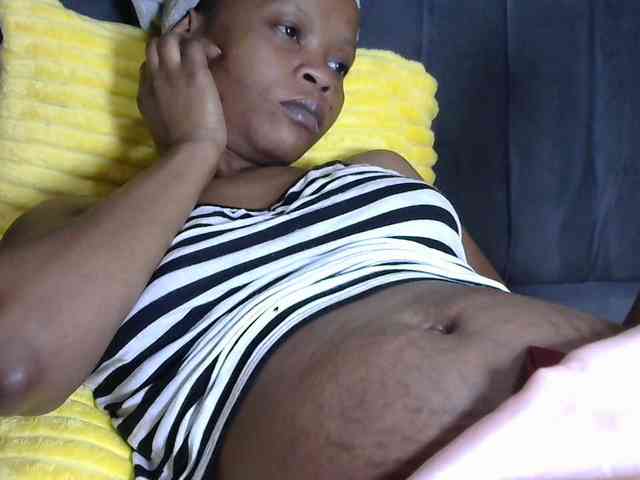 PrettyAlianah webcam
