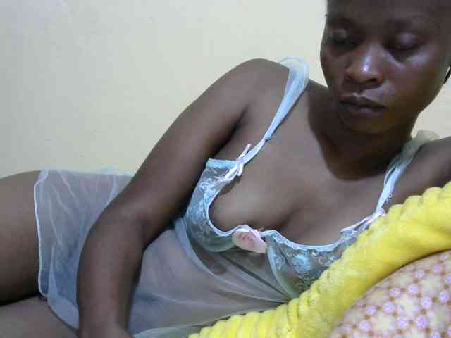 PrettyAlianah webcam