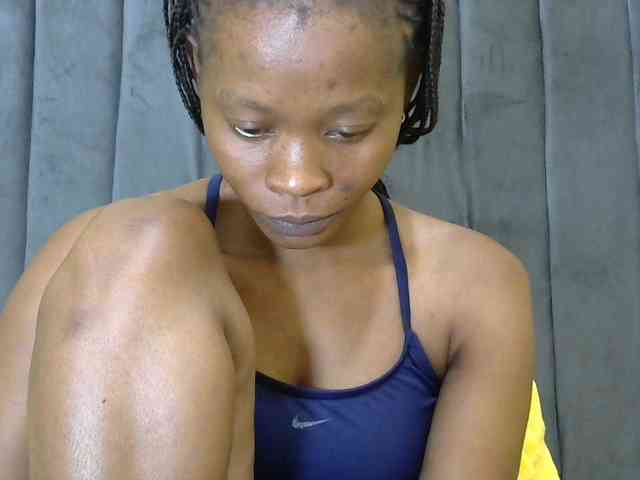 PrettyAlianah webcam
