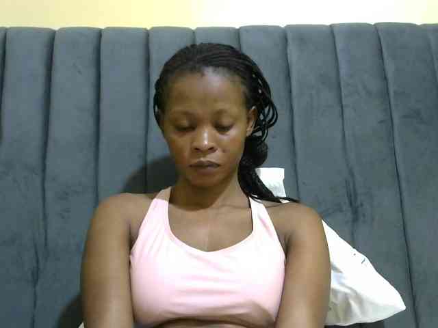 PrettyAlianah webcam