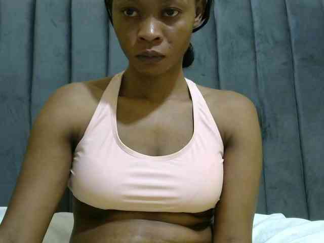 PrettyAlianah webcam