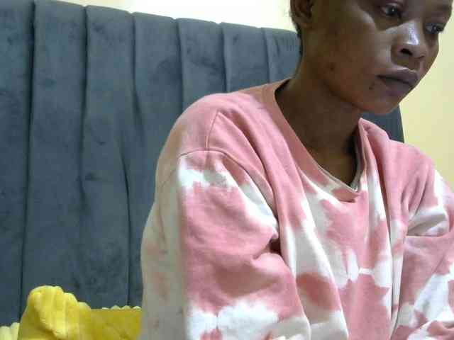 PrettyAlianah webcam
