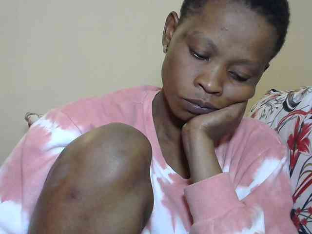 PrettyAlianah webcam