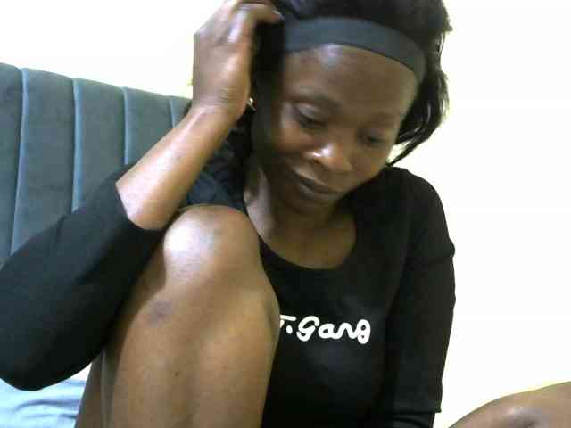 PrettyAlianah webcam