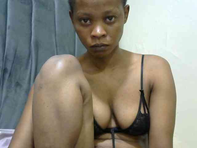 PrettyAlianah webcam