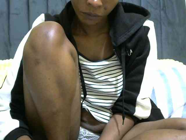 PrettyAlianah webcam