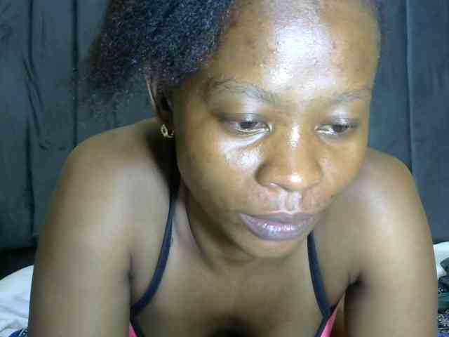 PrettyAlianah webcam
