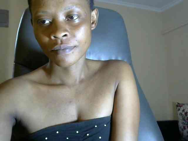 PrettyAlianah webcam