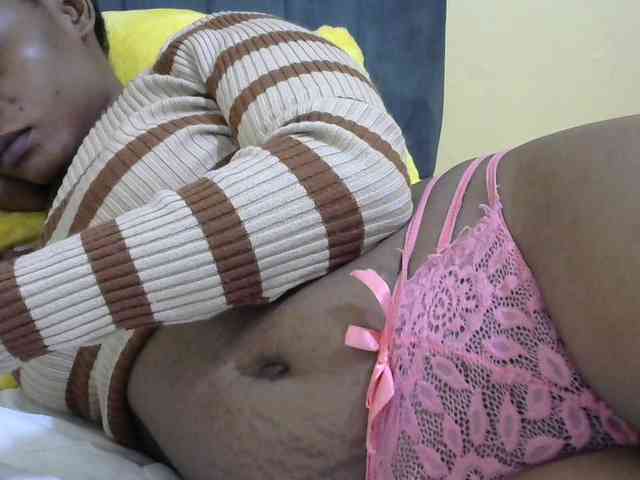 PrettyAlianah webcam