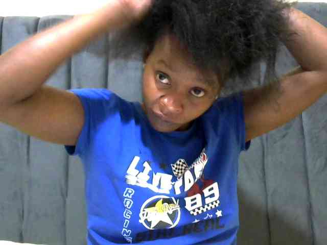 PrettyAlianah webcam