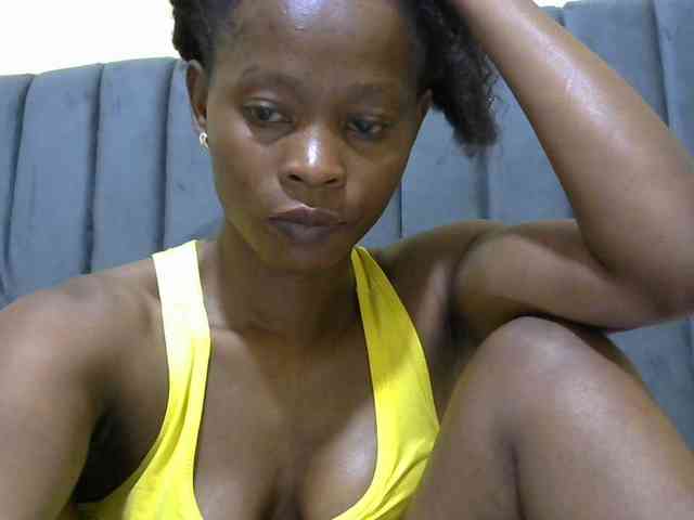 PrettyAlianah webcam