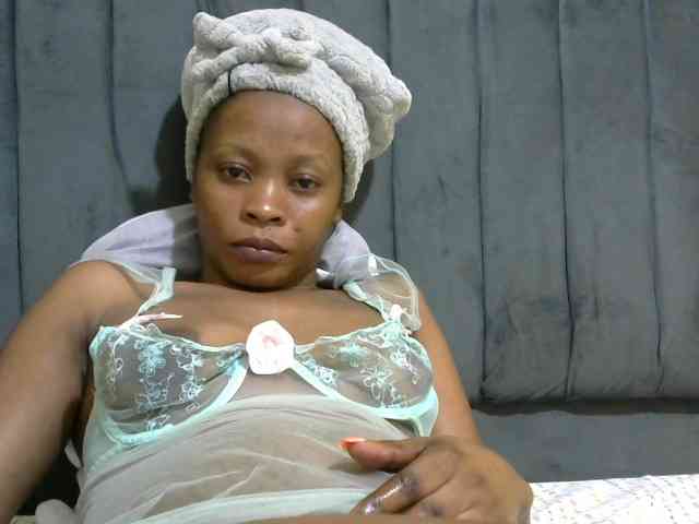 PrettyAlianah webcam