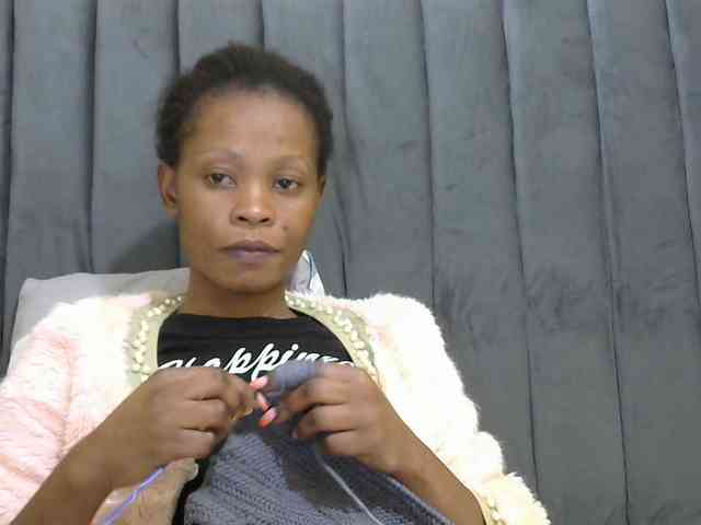 PrettyAlianah webcam