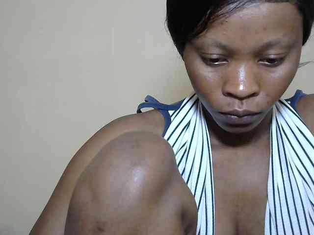 PrettyAlianah webcam