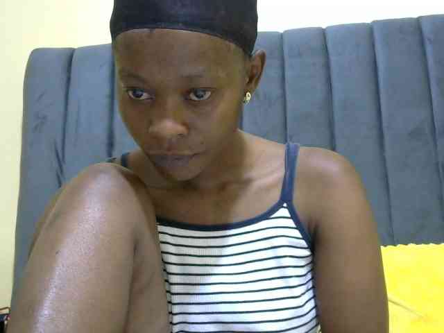 PrettyAlianah webcam