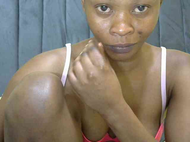 PrettyAlianah webcam