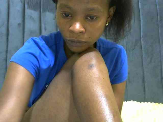 PrettyAlianah webcam