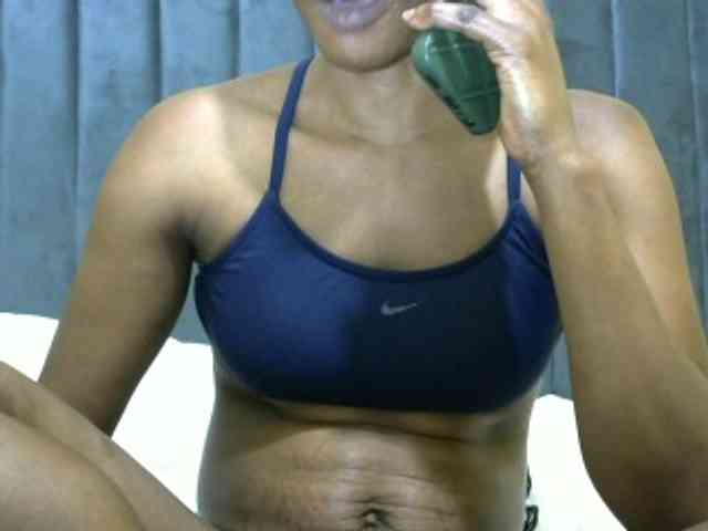 PrettyAlianah webcam