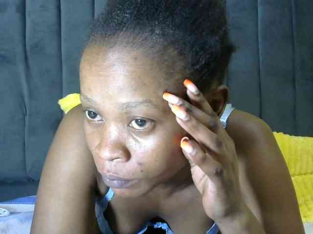 PrettyAlianah webcam
