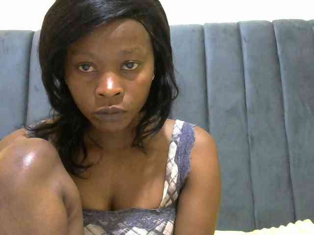 PrettyAlianah webcam
