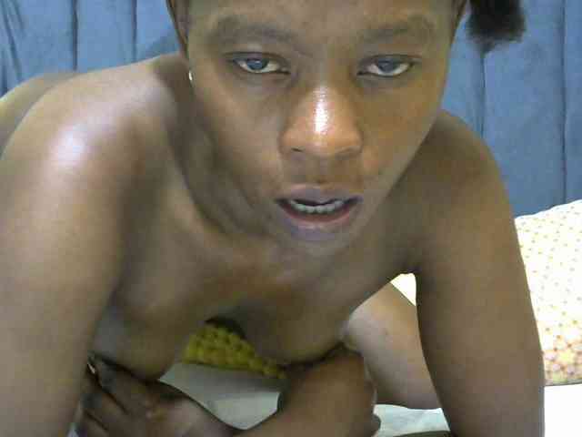 PrettyAlianah webcam