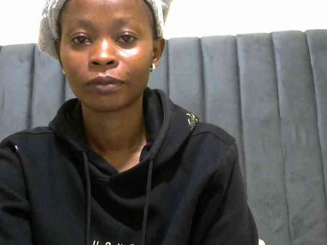 PrettyAlianah webcam