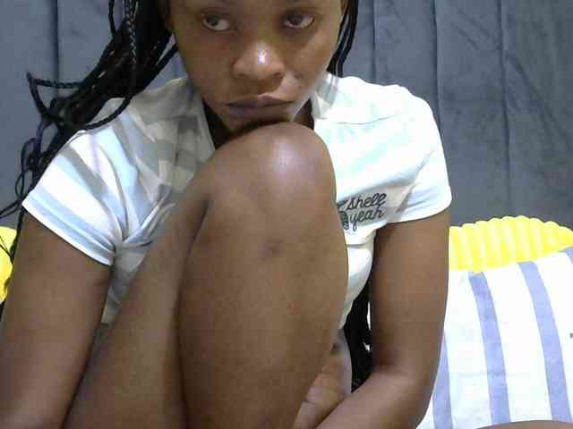 PrettyAlianah webcam