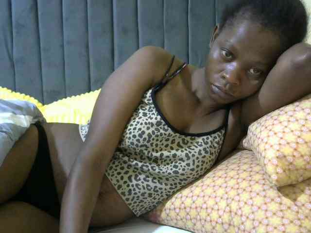 PrettyAlianah webcam