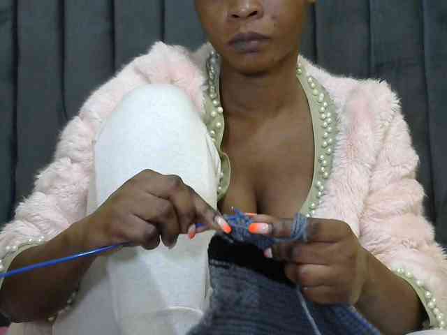 PrettyAlianah webcam