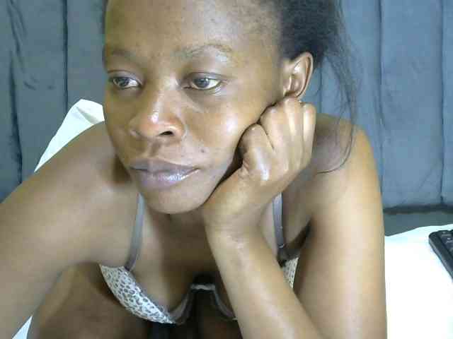 PrettyAlianah webcam