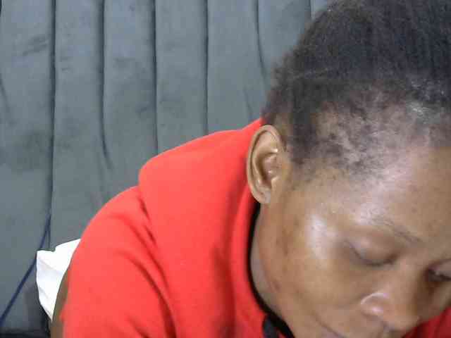 PrettyAlianah webcam