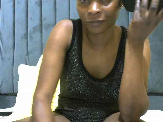PrettyAlianah webcam