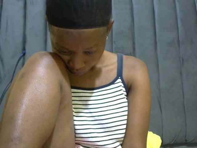 PrettyAlianah webcam