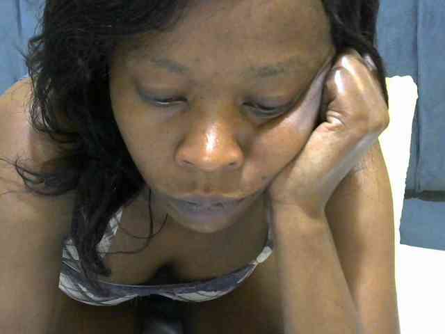 PrettyAlianah webcam