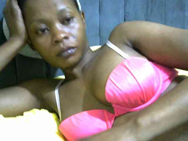 PrettyAlianah webcam