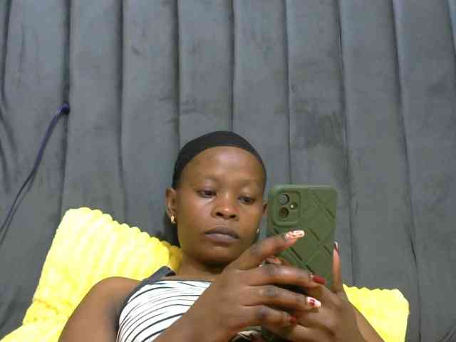 PrettyAlianah webcam