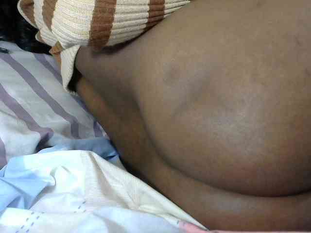 PrettyAlianah webcam