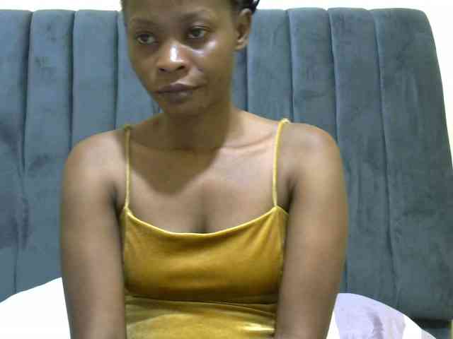 PrettyAlianah webcam