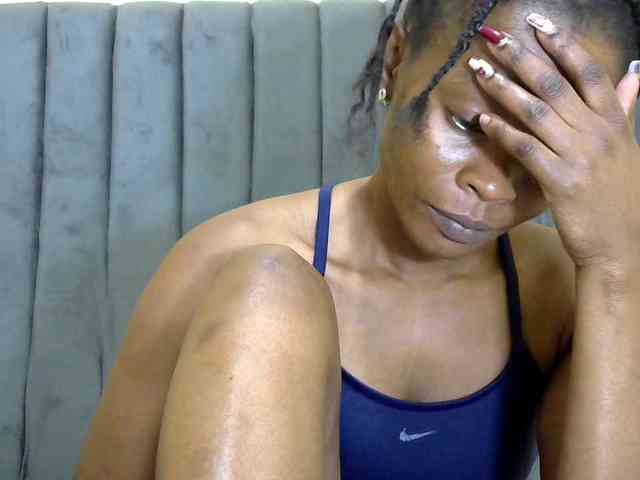 PrettyAlianah webcam